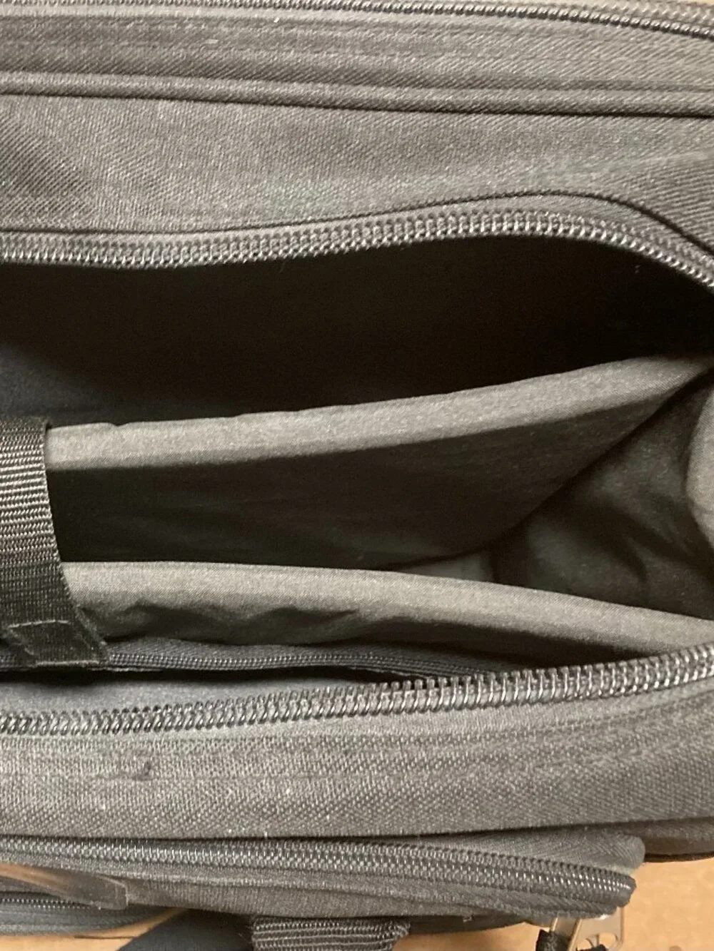 Heritage Laptop Messenger Bag, black canvas, fits 16